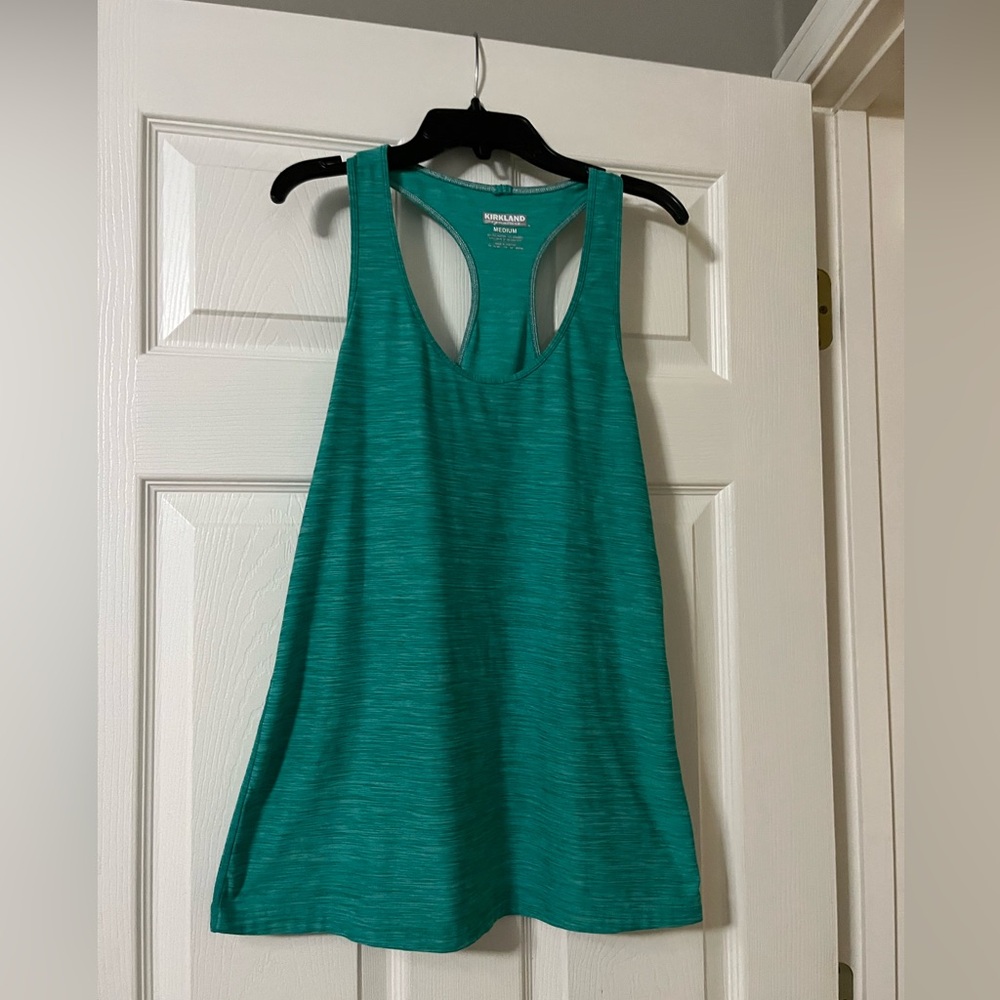 Women’s tank top.